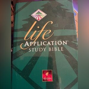 Life Application Study Bible - Green Cover